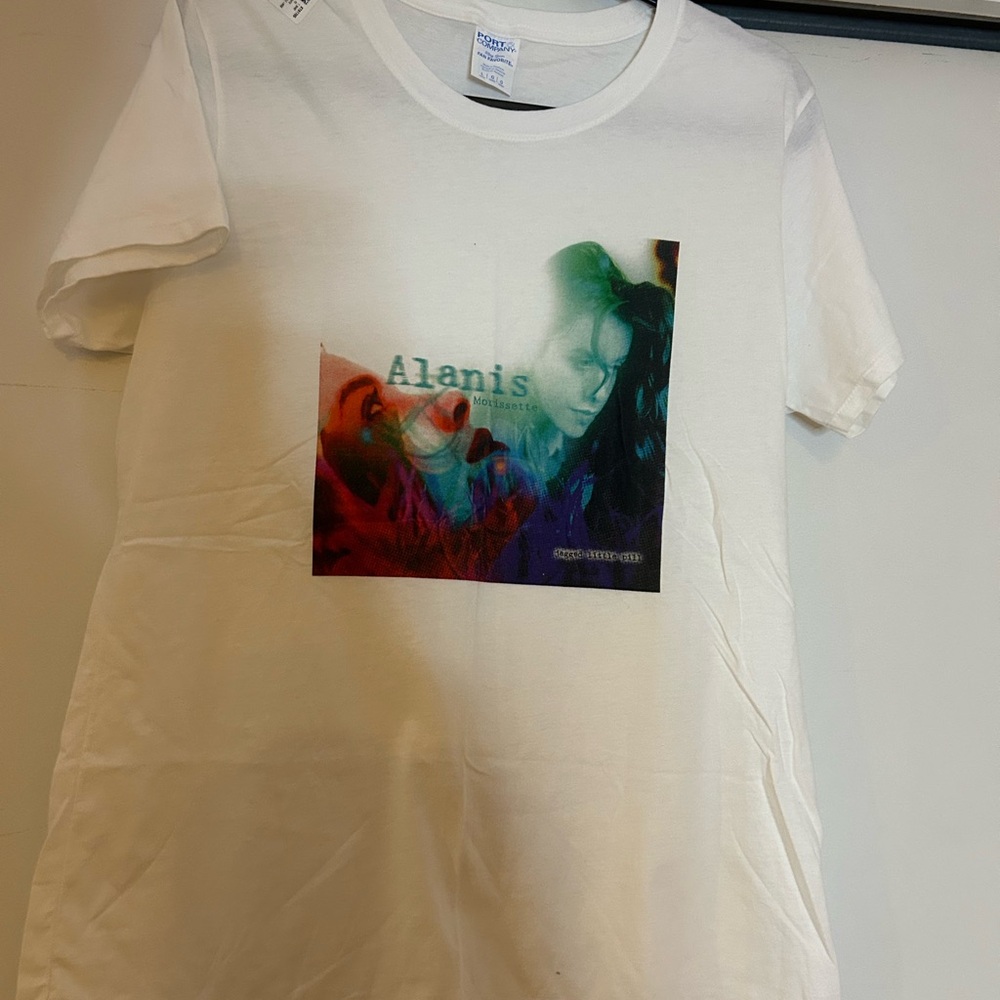 Atlanis Morrisette White T-Shirt large